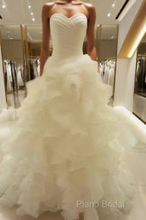 Ball-Gown Sweetheart Ruffles Court Train Organza Wedding Dresses