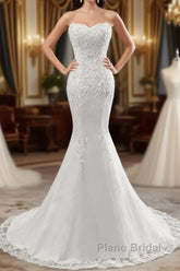 Chic Long Mermaid Strapless Lace Appliques Wedding Dress