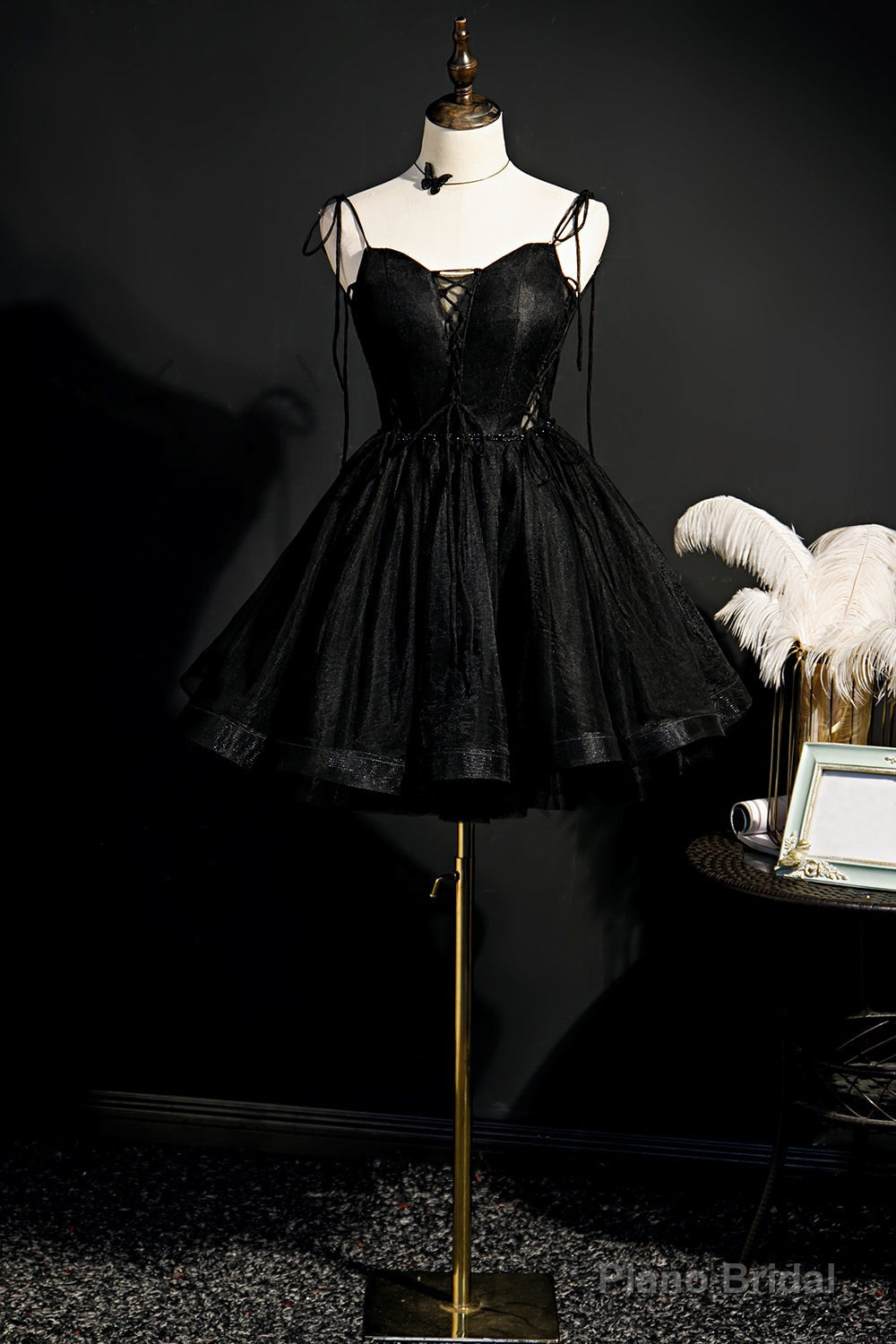 Elegant Black Spaghetti Straps Tulle Short Homecoming Dresses Main image