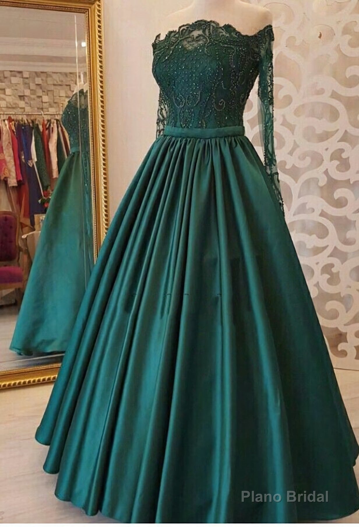 2025 A Line Dark Green Long Sleeves Off Shoulder Appliques Long Prom Dresses Main image