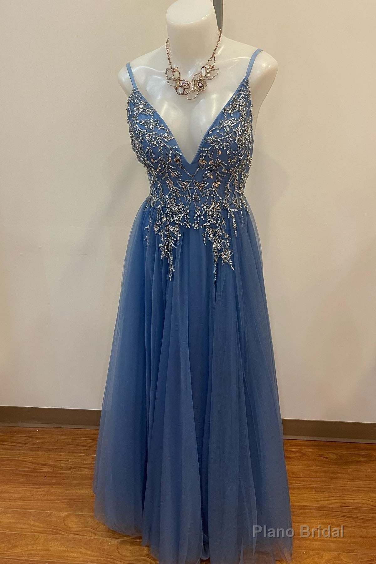 Twilight V Neck Rhinestone-Embroidery Tulle Long Prom Dress Main image
