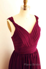 Magenta v-Neck Straps A-Line Short Bridesmaid Dresses