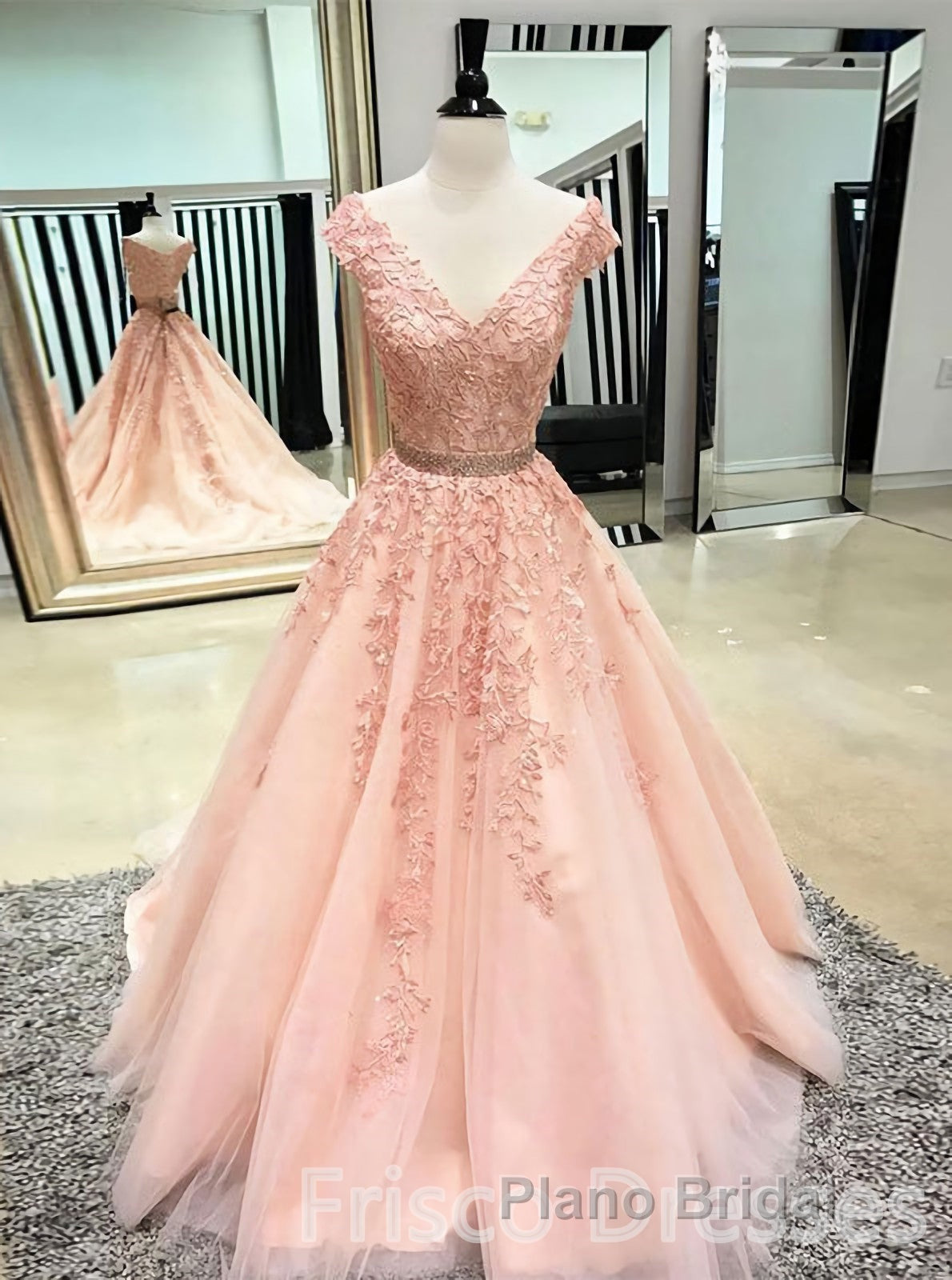 Pink Sleeveless V Neck Tulle Lace Applique Long Formal Prom Dresses