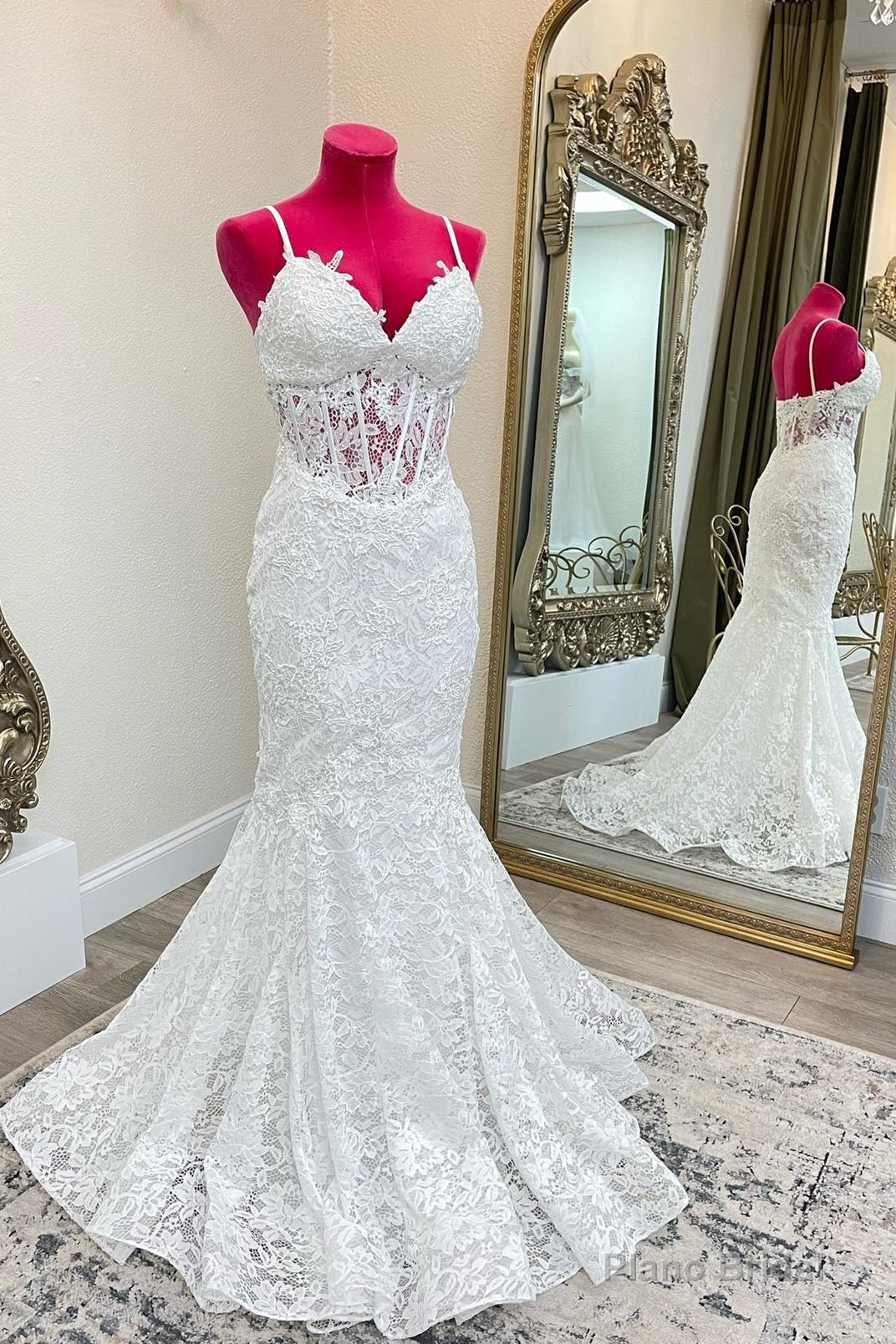 Mermaid White Lace Long Wedding Dress Main image