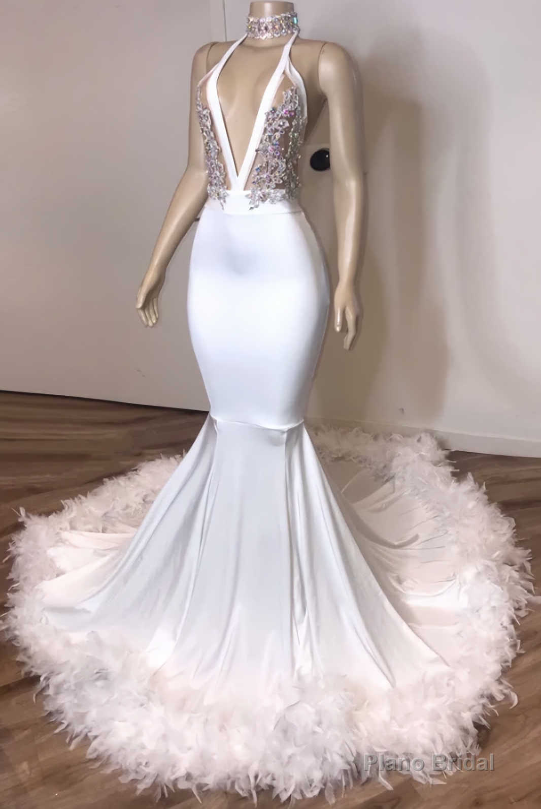 Black Girl Prom Dresses, V Neck Sexy Backless White Prom Dresses With Feather Mermaid Crystals Appliques Evening Gowns Main image