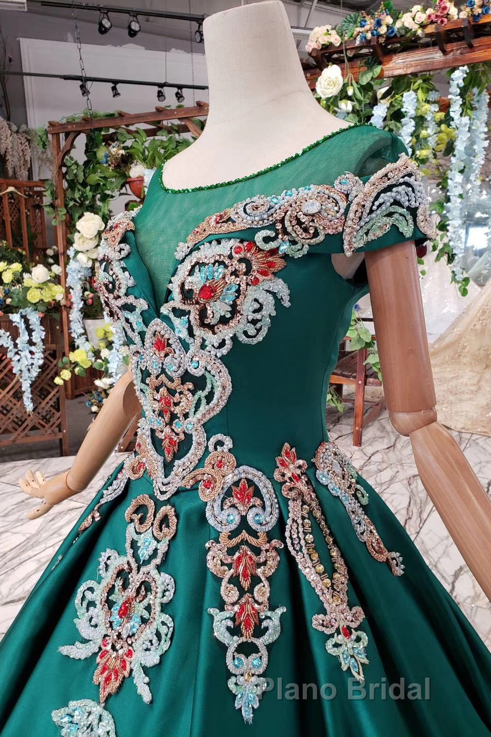 Luxury Green Round Neck Short Sleeves Formal Prom Dresses with Beading