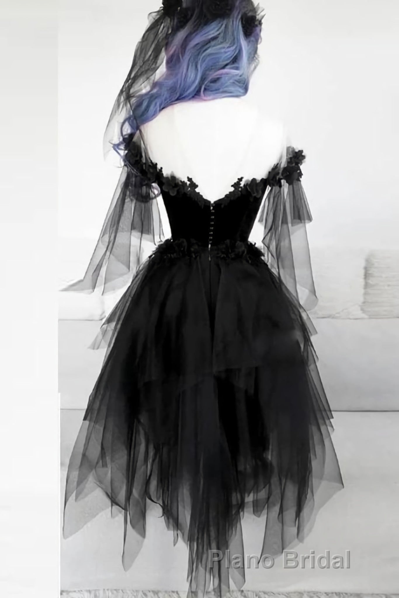 Off Shoulder Lace Applique Black Tulle Short Homecoming Graduation Dresses Secondary image