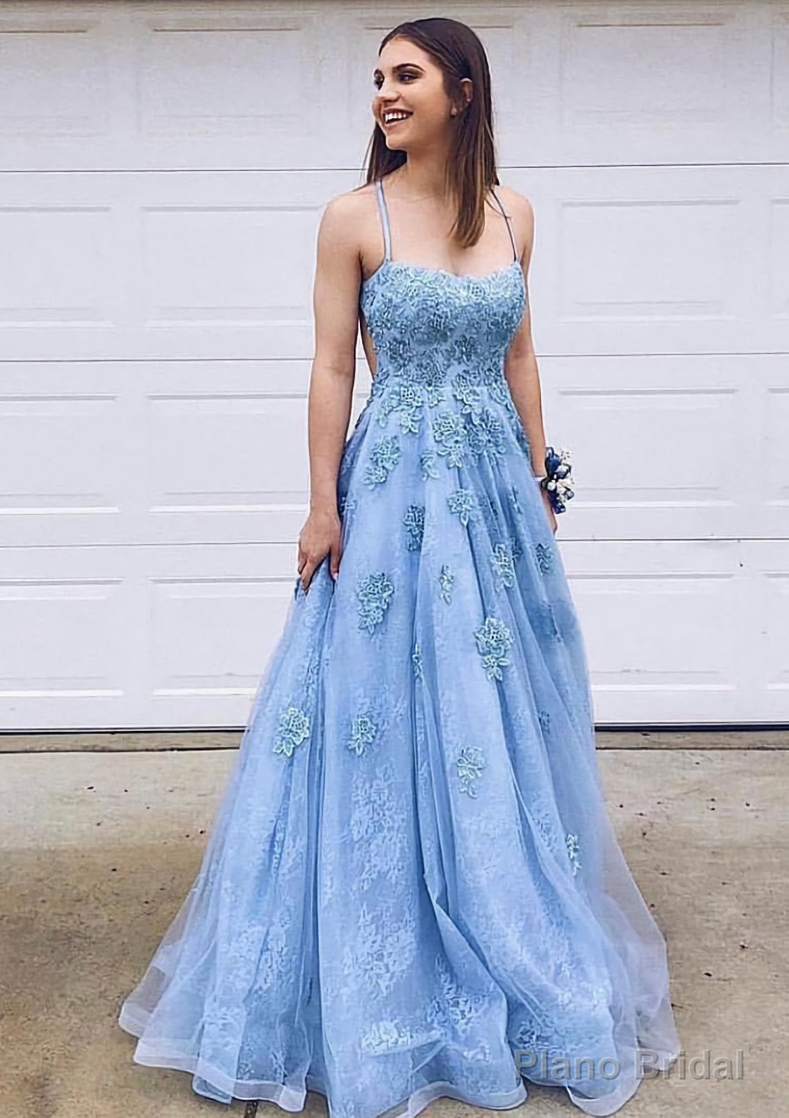 A-line Bateau Court Train Lace Prom Dresses With Appliqued Main image