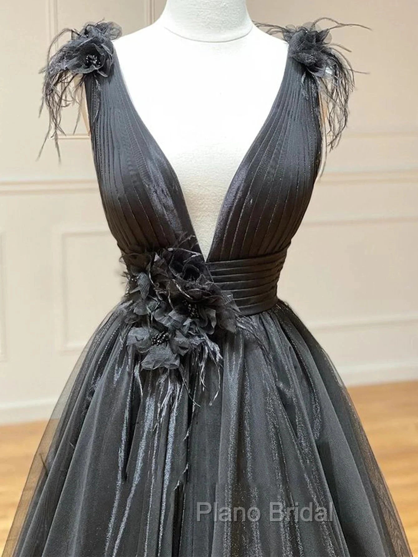 A Line Black V Neck Tulle Long Formal Prom Dresses Secondary image