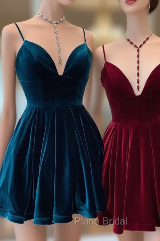 A-Line Burgundy Velvet Spaghetti Straps Backless Homecoming Dresses