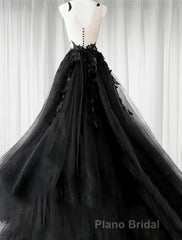 A-line/Princess V-neck Court Train Tulle Wedding Dresses with Appliques Lace