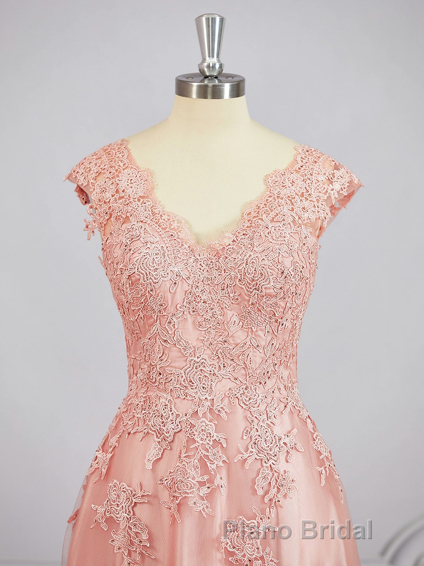 A-Line/Princess V-neck Floor-Length Tulle Mother of the Bride Dresses With Appliques Lace Secondary image