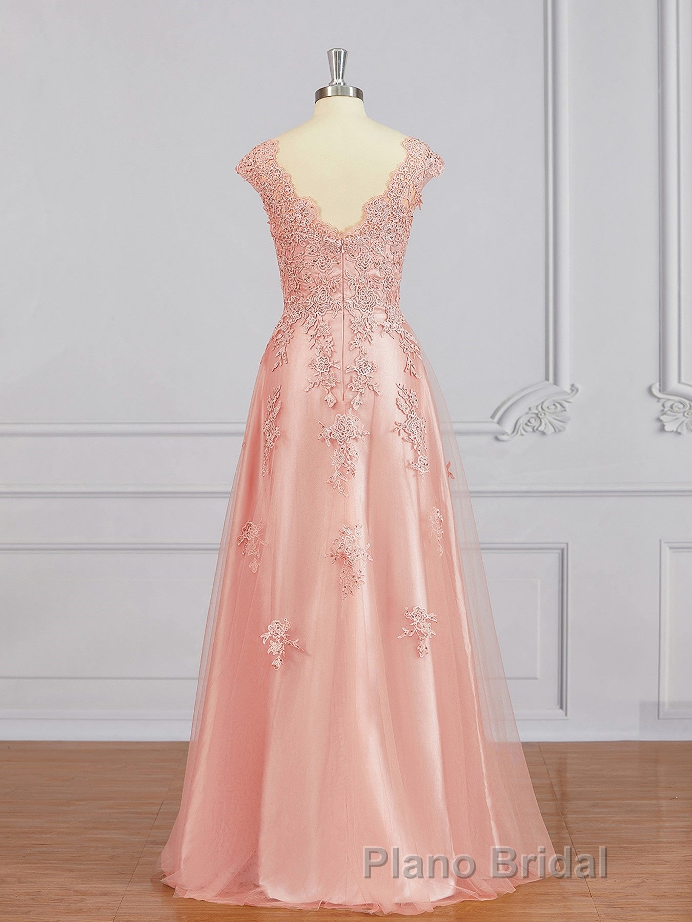 A-Line/Princess V-neck Floor-Length Tulle Mother of the Bride Dresses With Appliques Lace