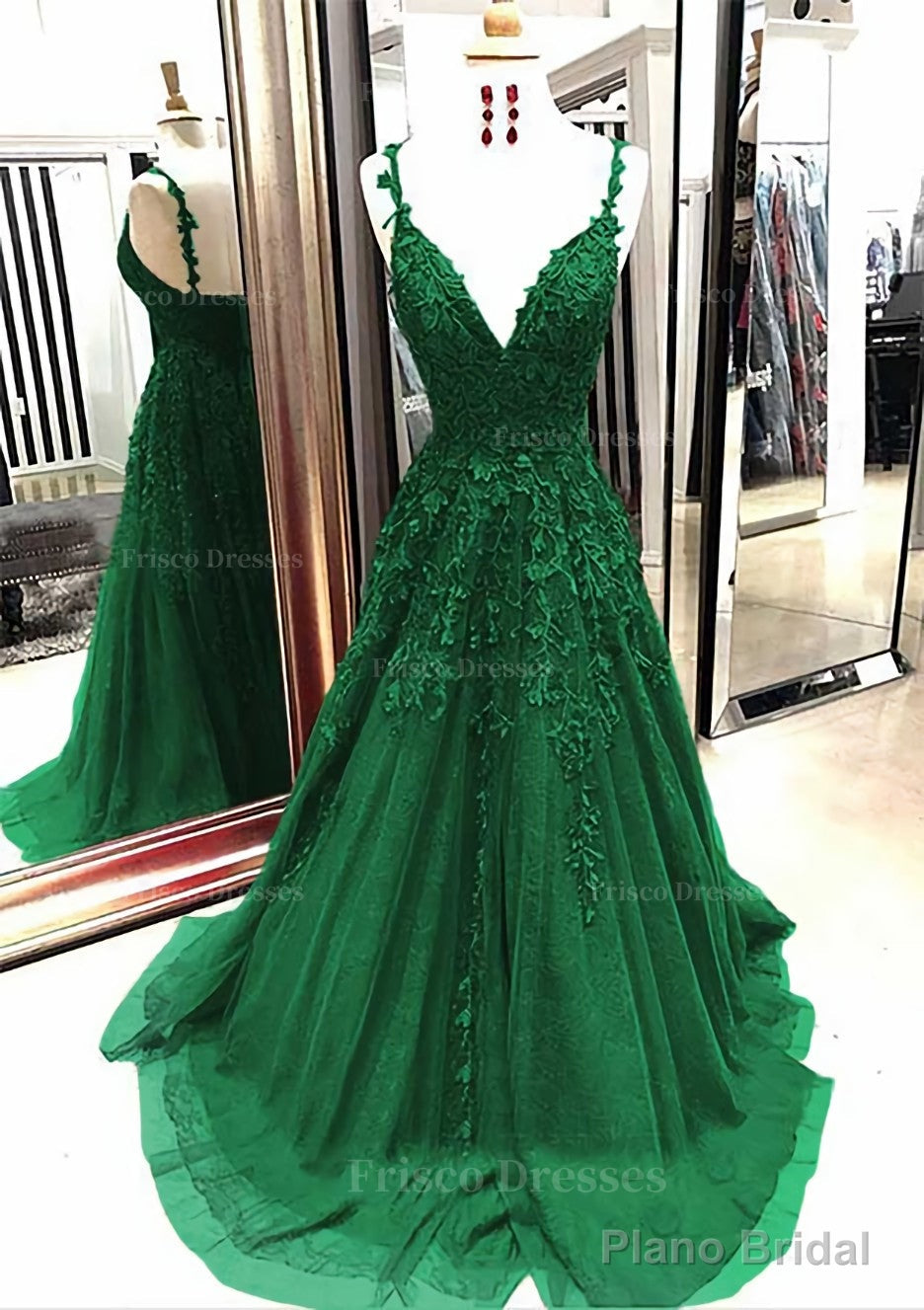 A-line/Princess V Neck Sleeveless Sweep Train Tulle Prom Dresses With Appliqued