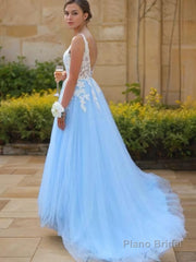 A-Line/Princess V-neck Sweep Train Tulle Prom Dresses With Appliques Lace