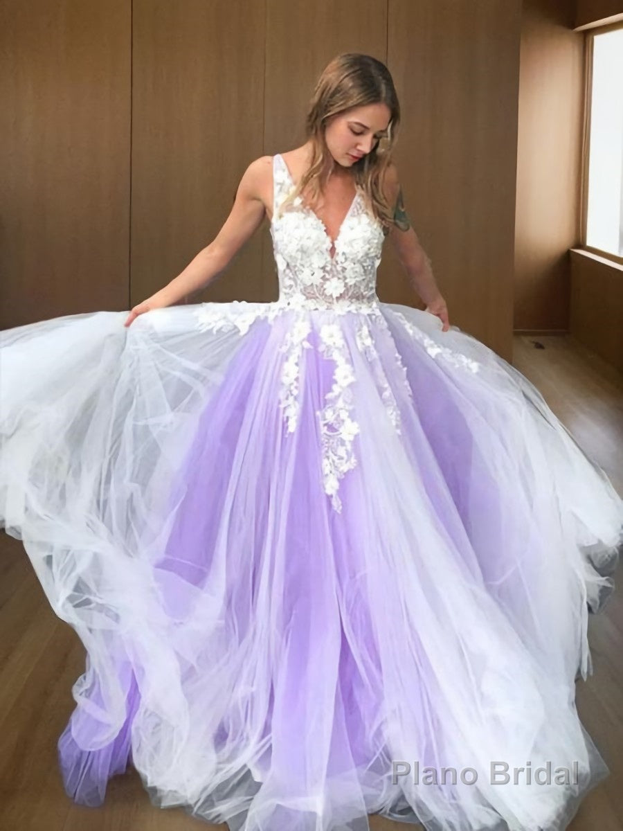 A-Line/Princess V-neck Sweep Train Tulle Prom Dresses With Appliques Lace Main image
