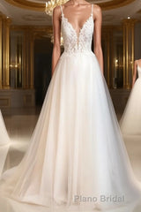A-Line/Princess V-neck Sweep Train Tulle Wedding Dresses With Appliques Lace
