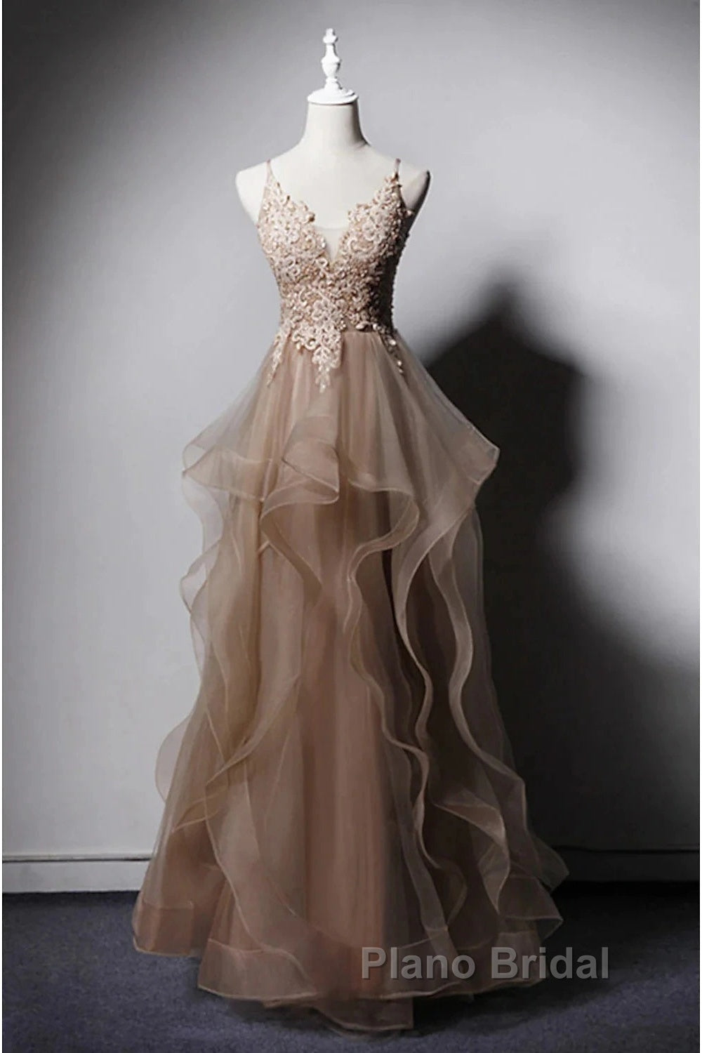 A-Line Formal Prom Dresses Open Back Dresses Formal Wedding Party Floor Length Sleeveless Spaghetti Strap Lace With Ruffles Appliques