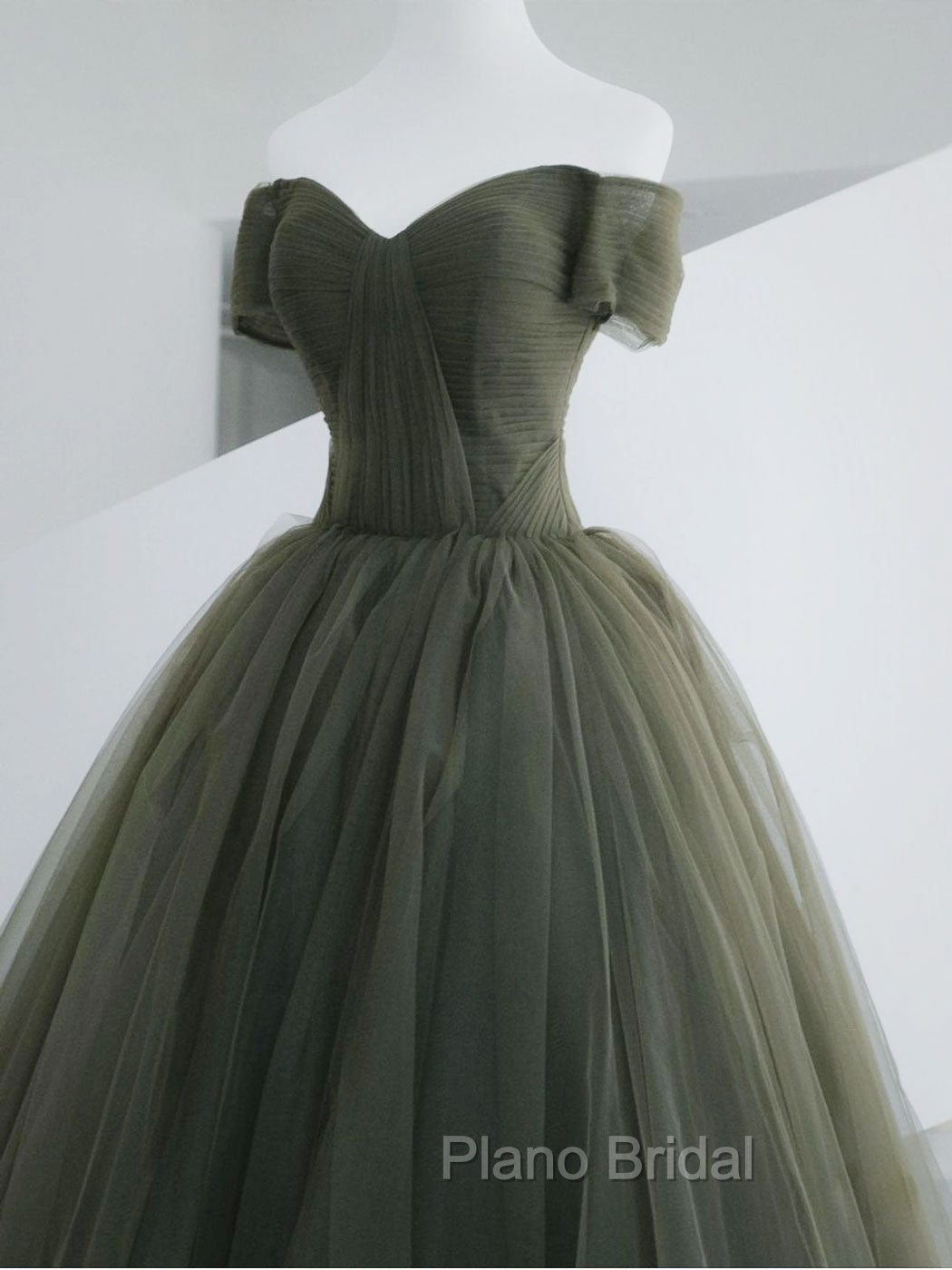 A-Line Sweetheart Neck Green Long Formal Prom Dresses, Sweep Train Green Formal Dresses Main image