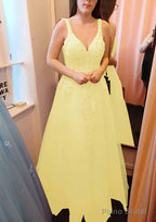 A-line V Neck Sleeveless Long/Floor-Length Tulle Prom Dresses With Appliqued Lace