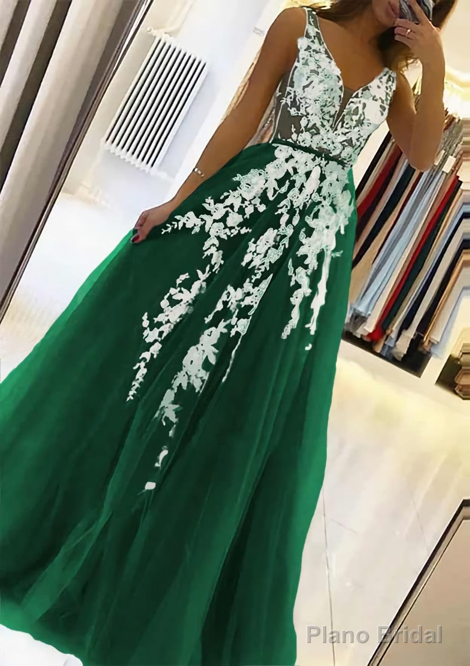 A-line V Neck Sleeveless Sweep Train Tulle Prom Dresses With Beading Lace
