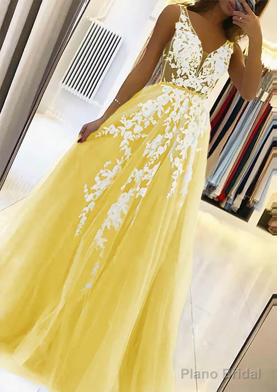 A-line V Neck Sleeveless Sweep Train Tulle Prom Dresses With Beading Lace