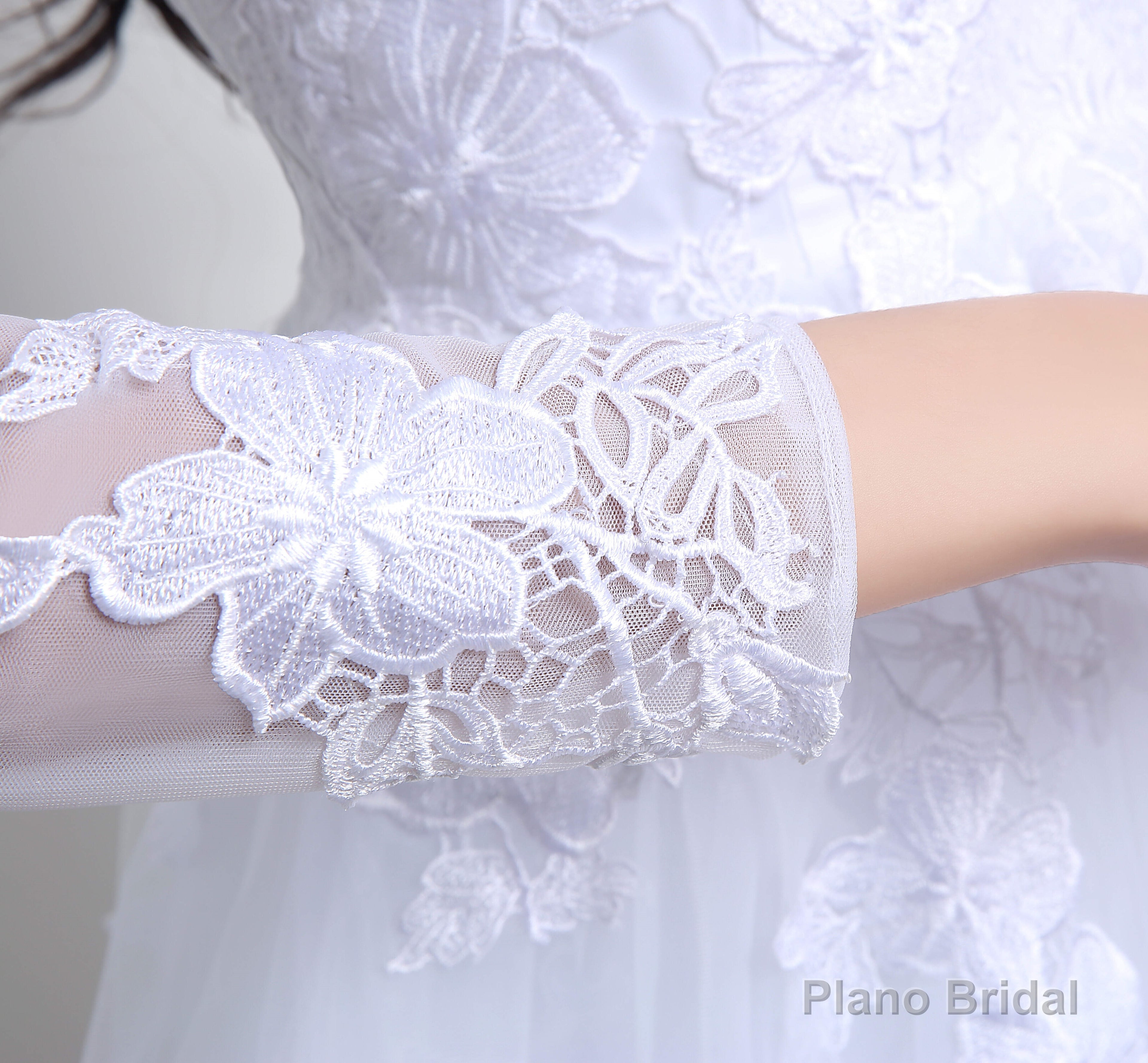 A-Line White Tulle Appliques Long Sleeve Homecoming Dresses