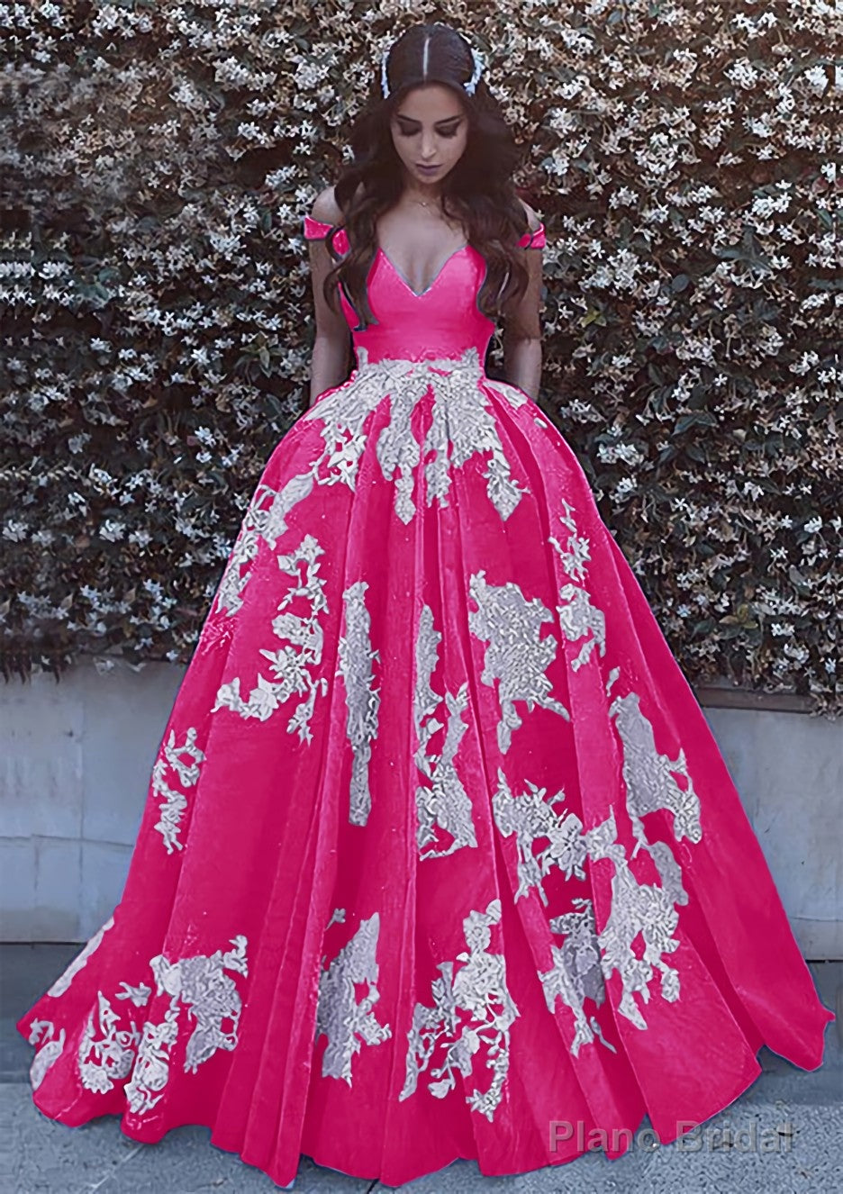 Ball Gown Off-the-Shoulder Sleeveless Court Train Tulle Prom Dresses With Pleated Appliqued