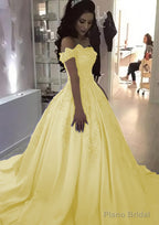 Ball Gown Off-the-Shoulder Sleeveless Sweep Train Satin Prom Dresses With Appliqued Beading