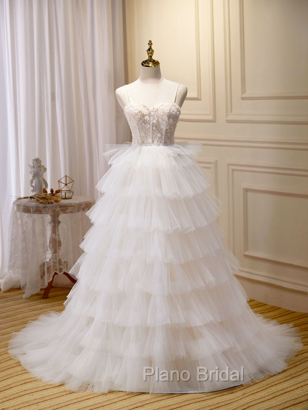 Ball-Gown/Princess Tulle White Long Formal Prom Dresses With Beading Flower Cascading Ruffles Main image