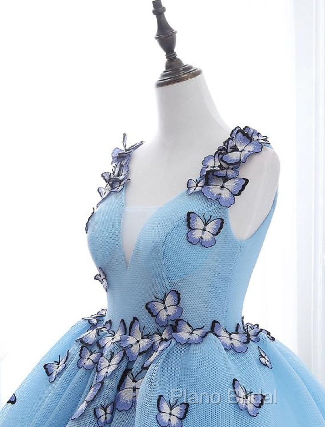 Ball Gown Formal Prom Dresses Luxurious Dresses Engagement Court Train Sleeveless V Neck Tulle With Pleats Appliques 2