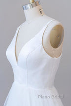 Beautiful V-neck Tulle A-line Wedding Dress