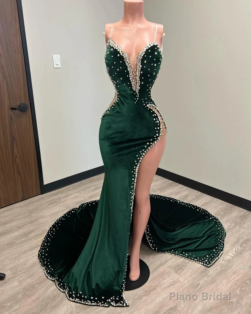 Black Girl Prom Dress Long Mermaid Green Prom Gown With Train Secondary image