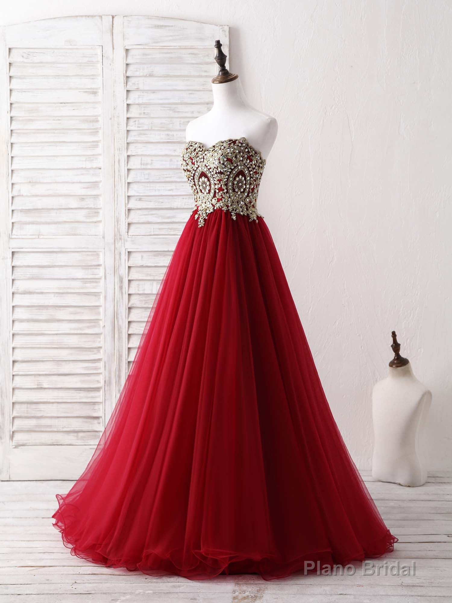 Burgundy Sweetheart Neck Lace Applique Tulle Long Prom Dresses Main image