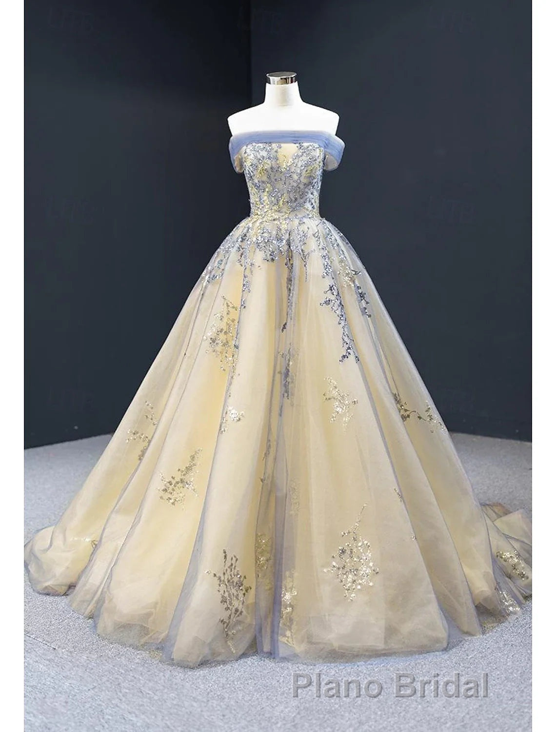 Buyishang A-Line Wedding Guest Dresses Vintage Dresses Wedding Sweep / Brush Train Sleeveless V Neck Satin with Pleats