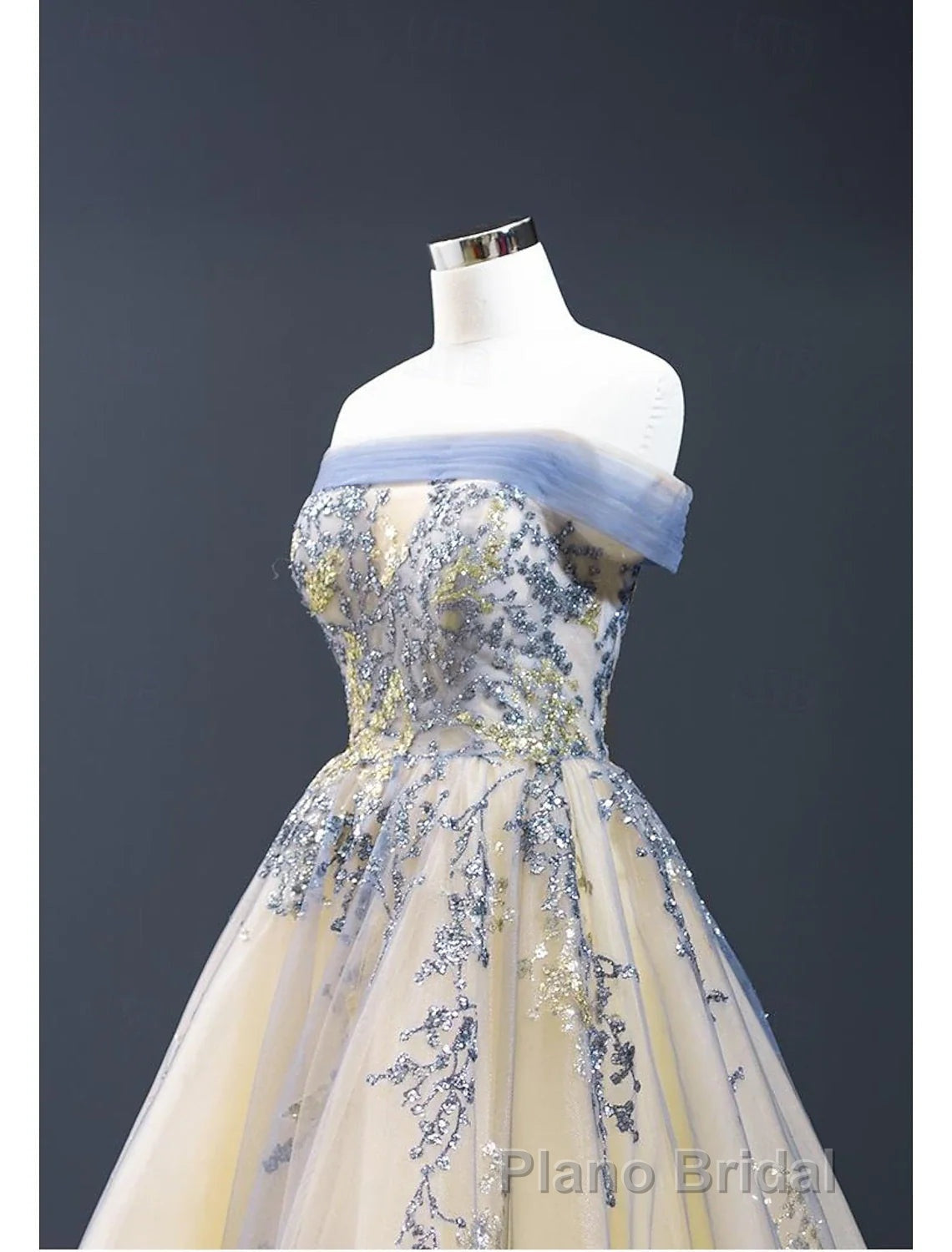 Buyishang A-Line Wedding Guest Dresses Vintage Dresses Wedding Sweep / Brush Train Sleeveless V Neck Satin with Pleats