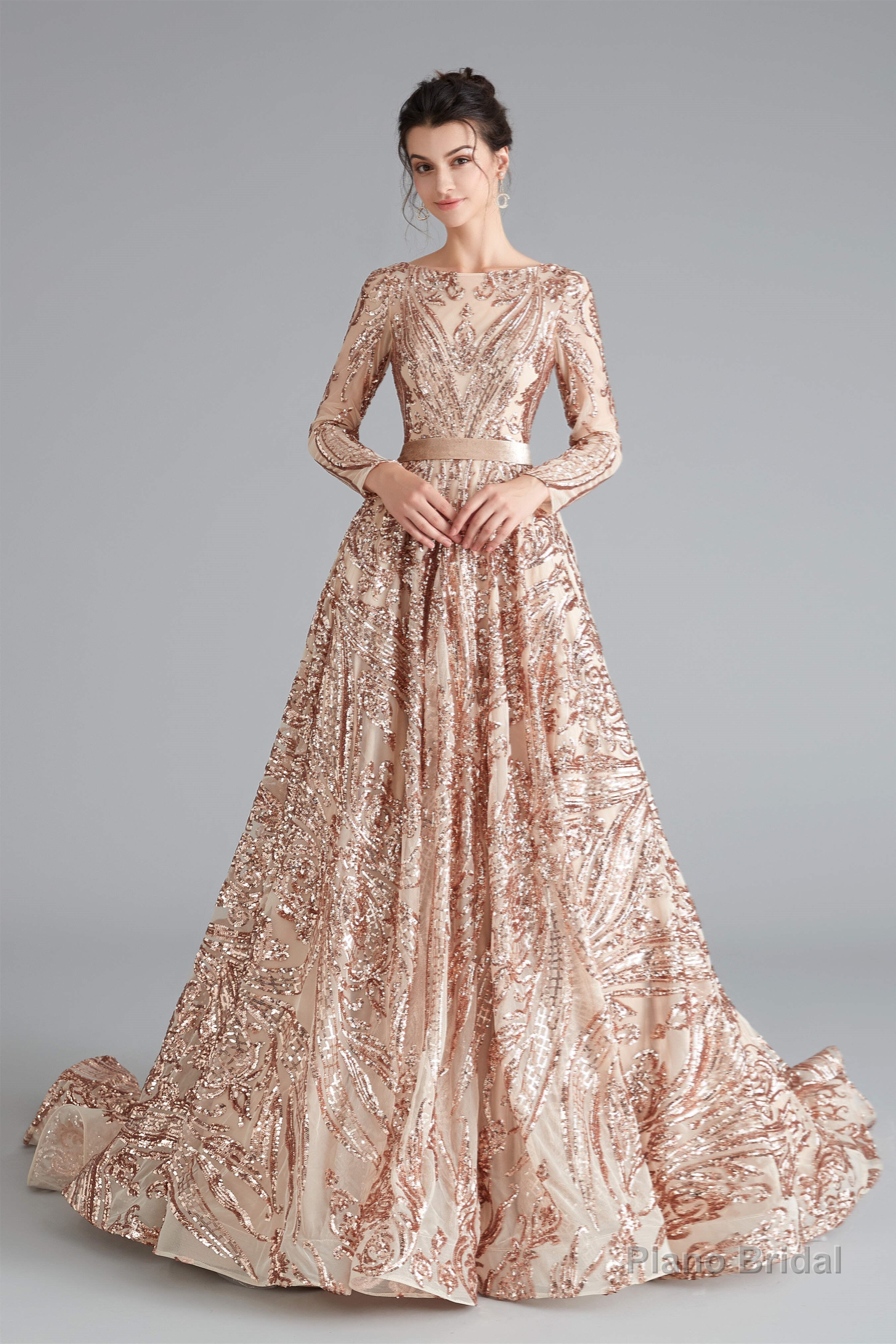 A-Line Luxury Sequins Long Sleeve Backless Prom Dresses Main image