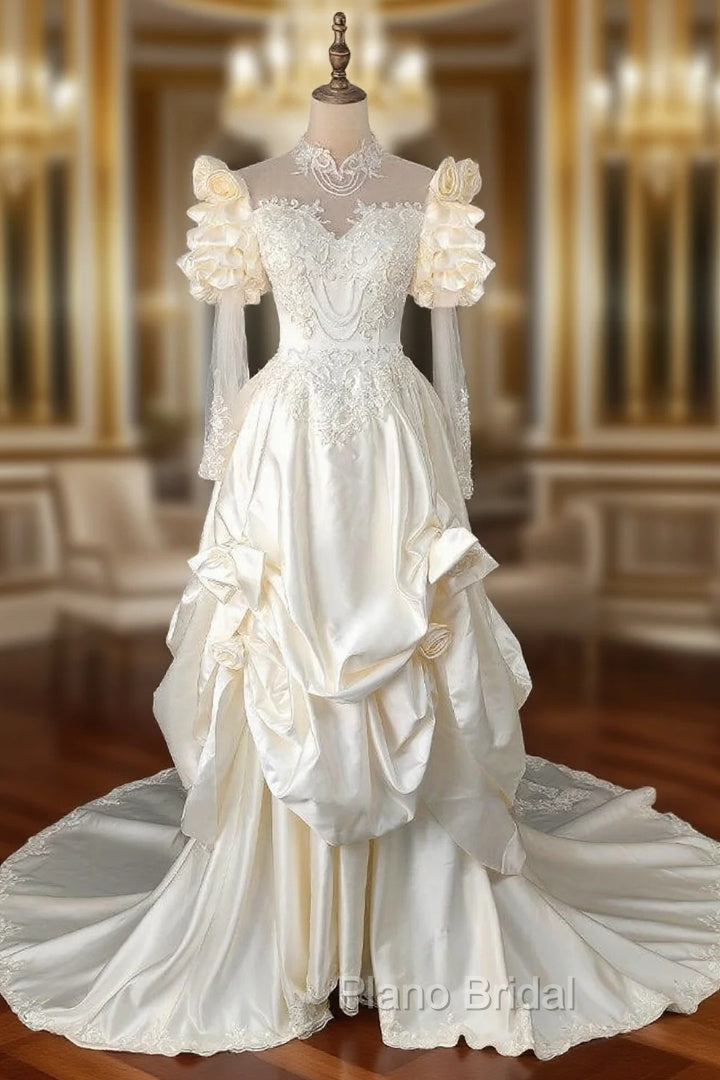 Champagne Satin Long Sleeve Appliques Wedding Dresses Main image