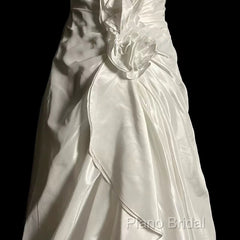 Classy A Line Halter Satin Ivory Long Wedding Dresses Bridal Dresses