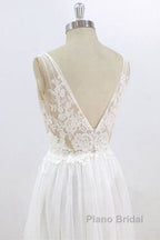Deep V-neck Lace A-line Tulle Wedding Dress