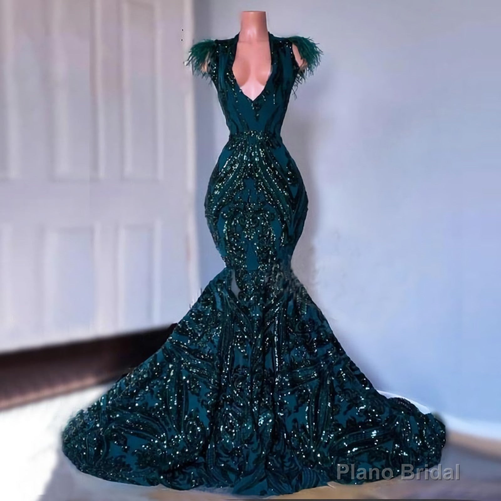 Dark Green Sequined Mermaid Prom Dresses, 2025 For African Black Girls Court Train Feather V Neck Sexy Formal Party Gowns