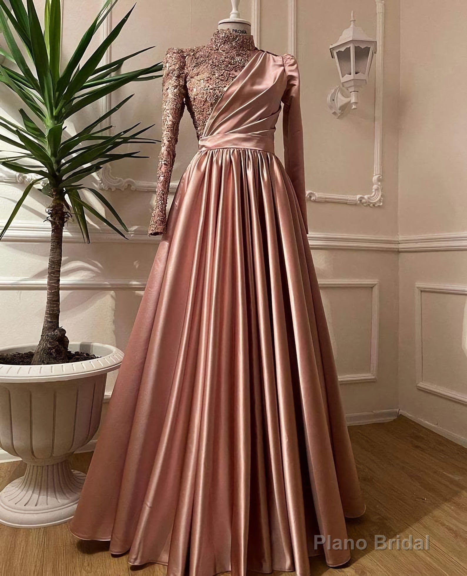 Rose Gold Silver Prom Dress, Long Sleeves Dubai Evening Dresses, Muslim Women Wedding Party Gowns 2025 Elegant Silver Grey Arabic Engagement