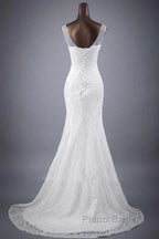 Elegant And Noble Lace Sleeveless Speaker/Mermaid And Floor Length Wedding Dresses