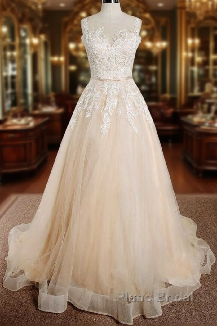 Elegant Long A-line Appliques Lace Tulle Wedding Dress Main image