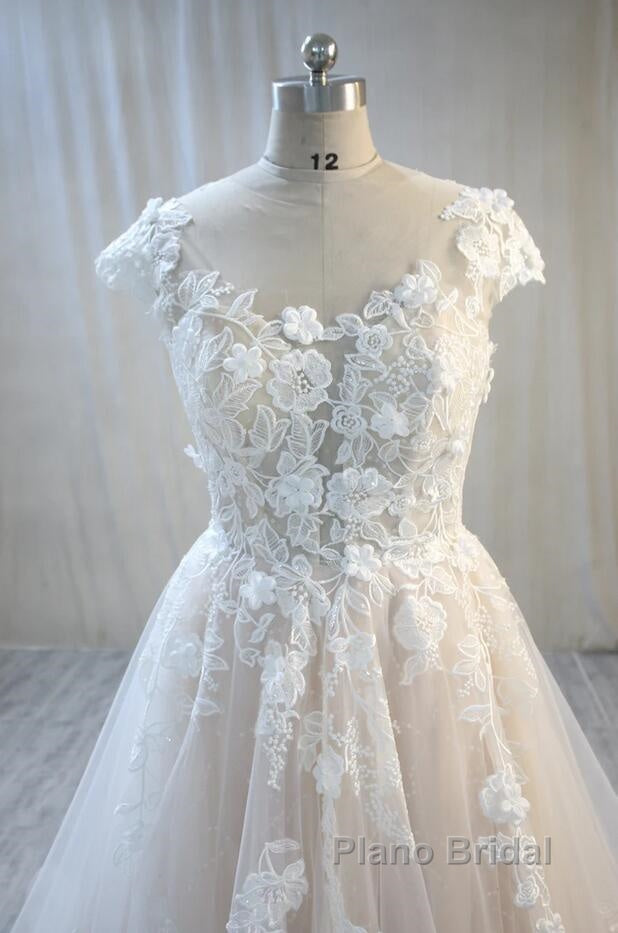 Elegant Long A-Line Bateau Backless Appliques Lace Tulle Wedding Dress
