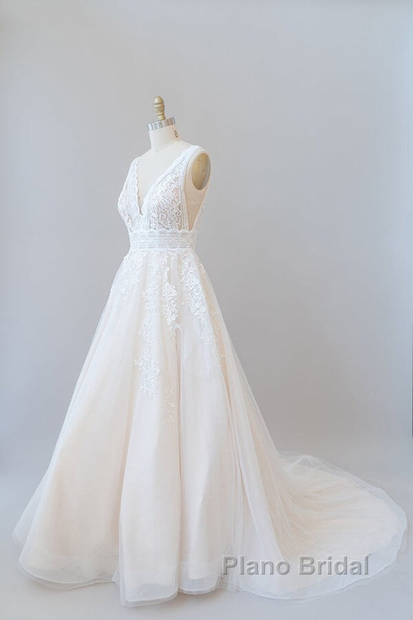 Elegant Long A-line V-neck Appliques Lace Tulle Backless Wedding Dress