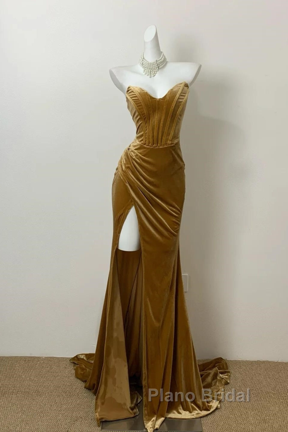 Elegant Mermaid Sweetheart Neck Velvet Long Formal Prom Dresses Strapless Formal Evening Gown