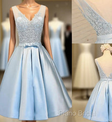 Elegant Sleeveless Deep V Back Appliques Clairvoyant Outfit Satin Skirt Tea Length Homecoming Dresses
