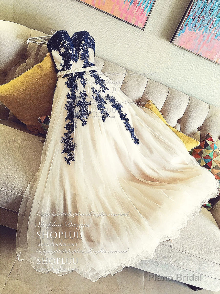 Elegant Sweetheart Tulle Lace Applique Blue Long Prom Dresses