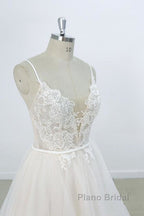 Eye-catching Appliques Tulle A-line Wedding Dress
